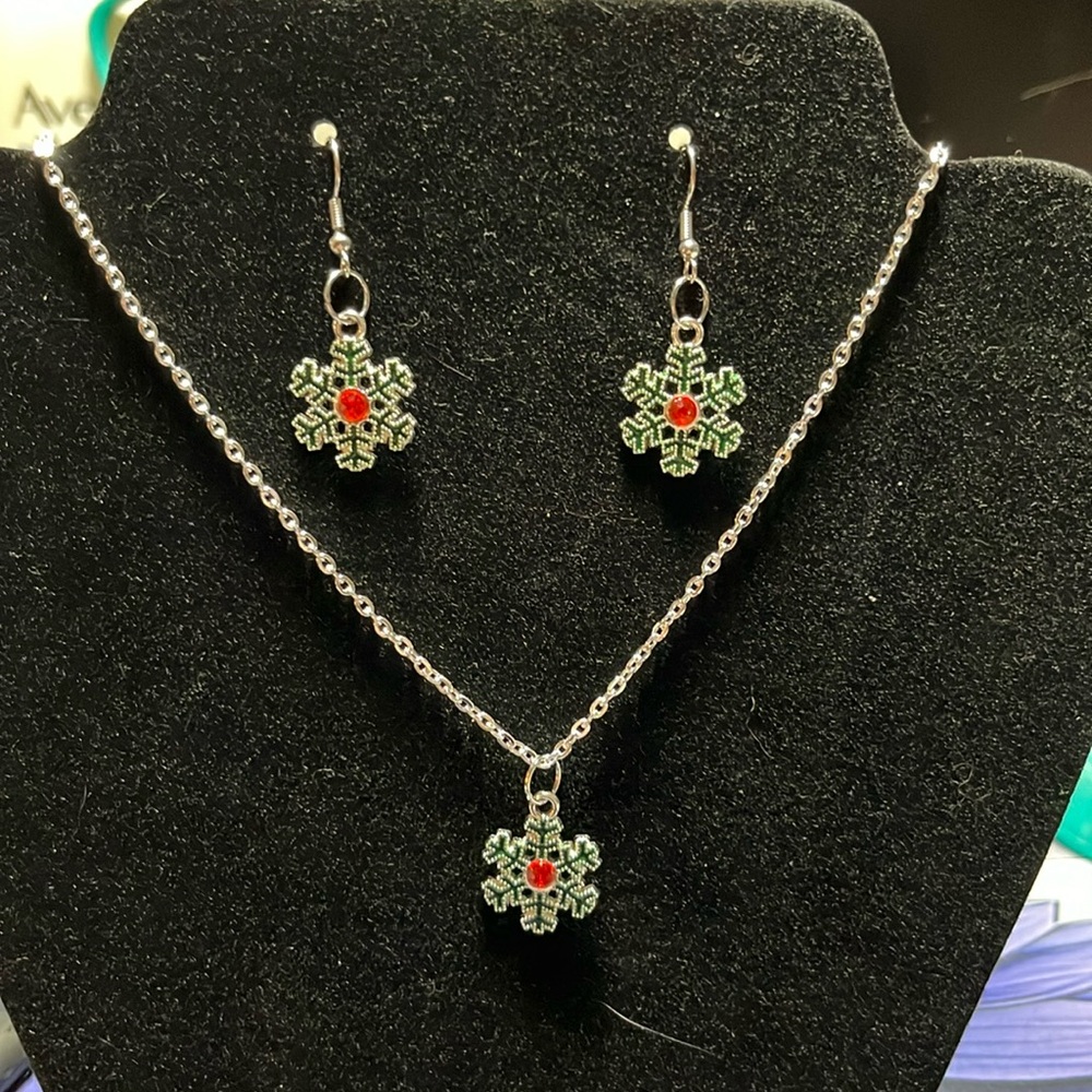Green/Red Snowflake Christmas Jewelry‎ Set.